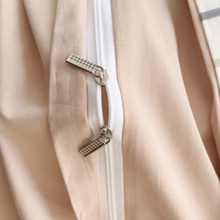 91家纺网 家纺一手货源 找家纺 7V 小清新大宽边100%纯棉法式四件套轻奢13376全棉喷气宽幅长绒棉被套床单床笠套件 小熊日记-米黄