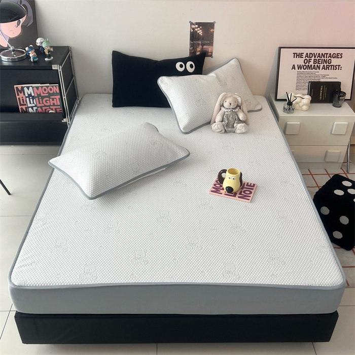 91家纺网 家纺一手货源 找家纺 HL原创 2024新款PE聚乙稀纤维-冰魔豆凉席 小熊-灰（平铺款）