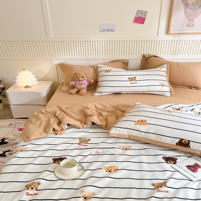 91家纺网 家纺一手货源 找家纺 2024新款泡泡棉小缺角工艺夏被四件套 米拉熊