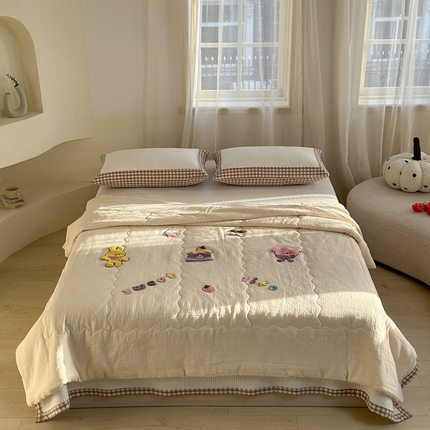 91家纺网 家纺一手货源 找家纺 （总）洋铭区（原狠狠爱）2024新款皱皱纱绣花夏被