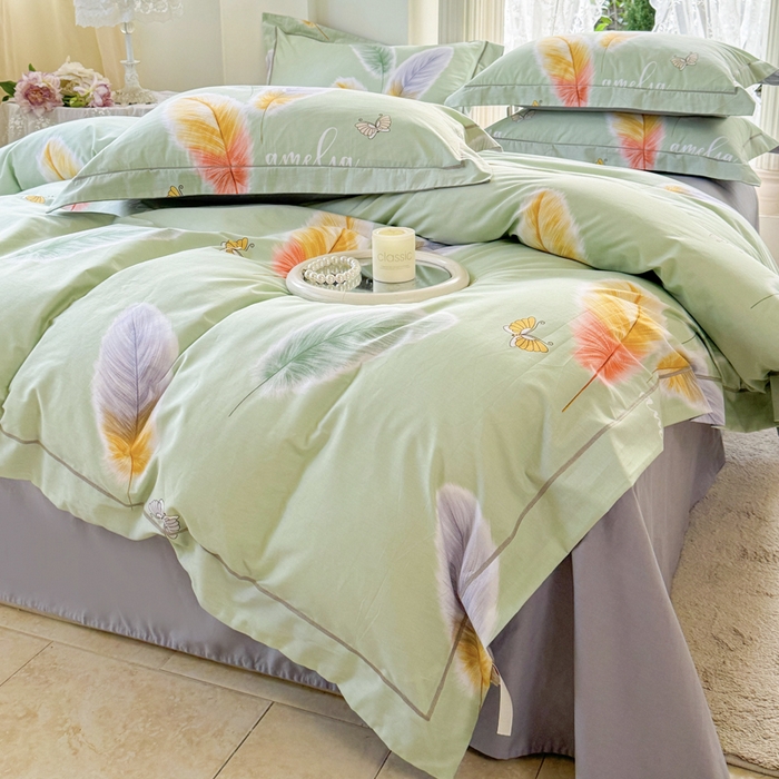 91家纺网 家纺一手货源 找家纺 7V 小清新大宽边100%纯棉法式四件套轻奢13376全棉喷气宽幅长绒棉被套床单床笠套件 雨蝶-绿