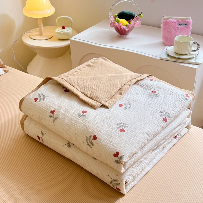 91家纺网 家纺一手货源 找家纺 2024新款泡泡棉小缺角工艺夏被四件套 挚爱