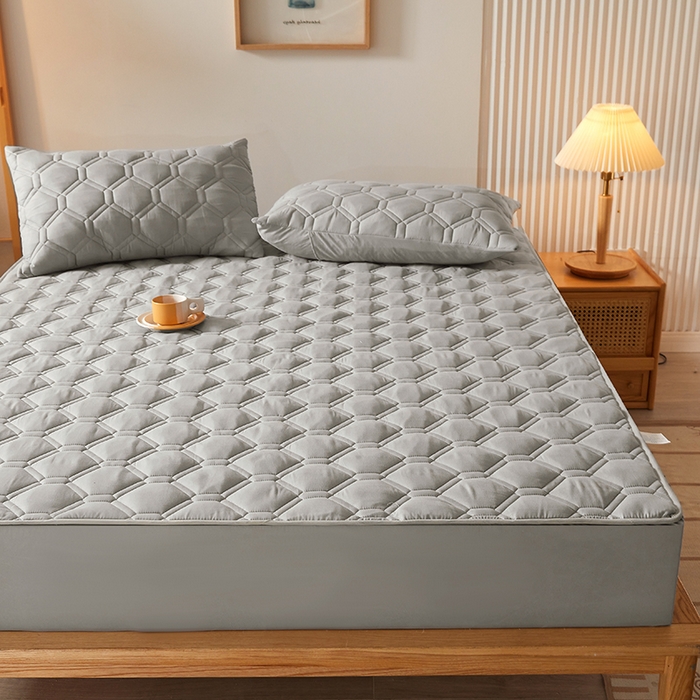 91家纺网 家纺一手货源 找家纺 胜权家纺 2024新款亲肤夹棉格子防水床笠足球灰