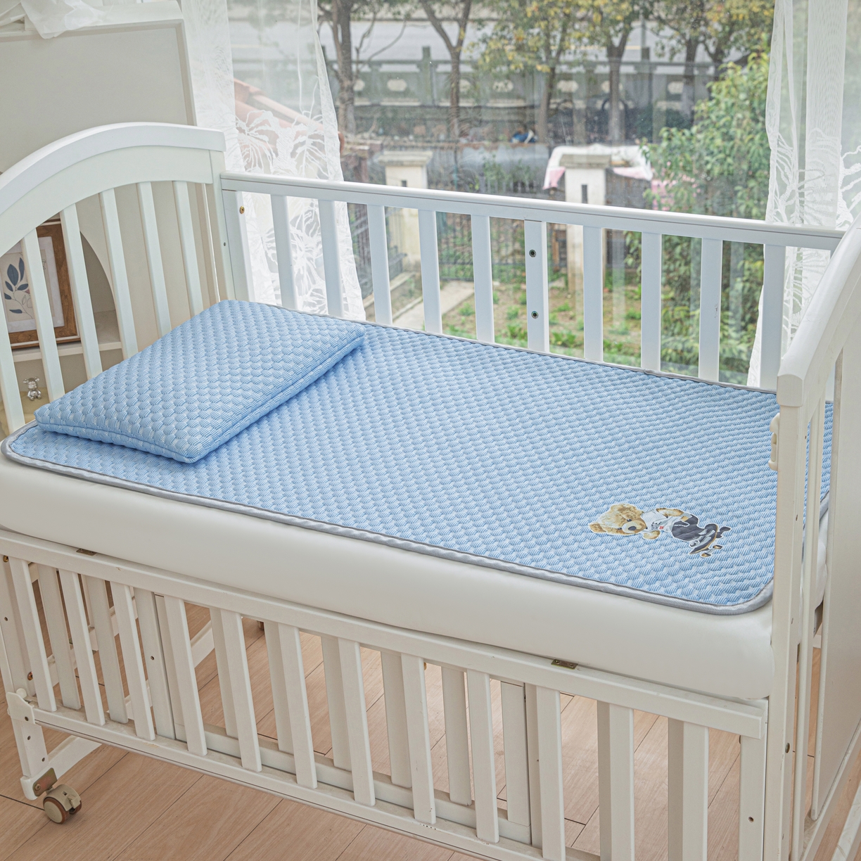 91家纺网 家纺一手货源 找家纺 宅部落 2024年新款凉感豆豆幼儿园幼婴儿儿童凉席 滑板熊-深蓝