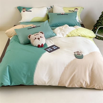 91家纺网 家纺一手货源 找家纺 名品优仓 2024新款大版数码印花定位水洗棉四件套系列 口袋小熊