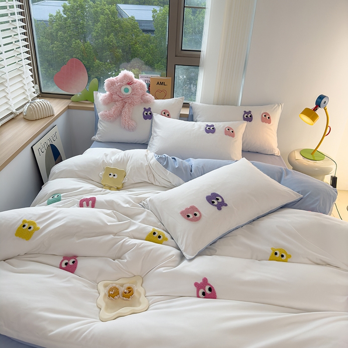 91家纺网 家纺一手货源 找家纺 曼谷 年新款多巴胺毛巾绣四件套柔软磨毛床上用品水洗棉套件 多巴胺-奶白浅蓝