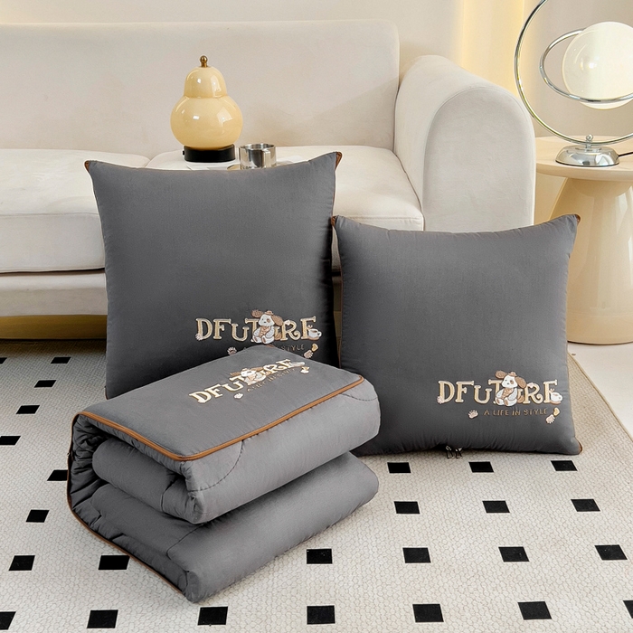 91家纺网 家纺一手货源 找家纺 阳光依佰抱枕被 2024新款纯棉刺绣多功能抱枕被-哈哈狗 哈哈狗-高级灰