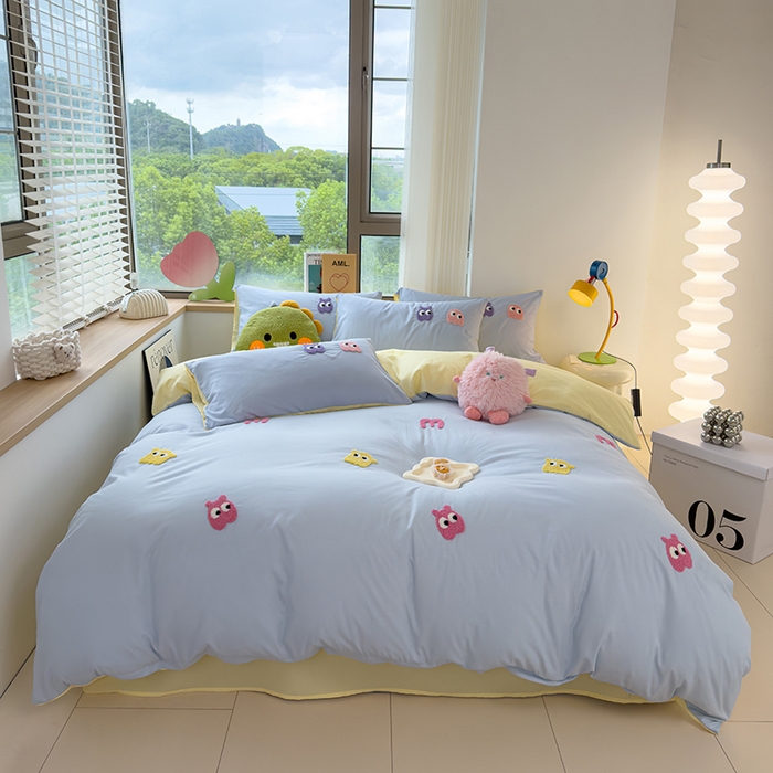 91家纺网 家纺一手货源 找家纺 曼谷 年新款多巴胺毛巾绣四件套柔软磨毛床上用品水洗棉套件 多巴胺-浅蓝奶黄