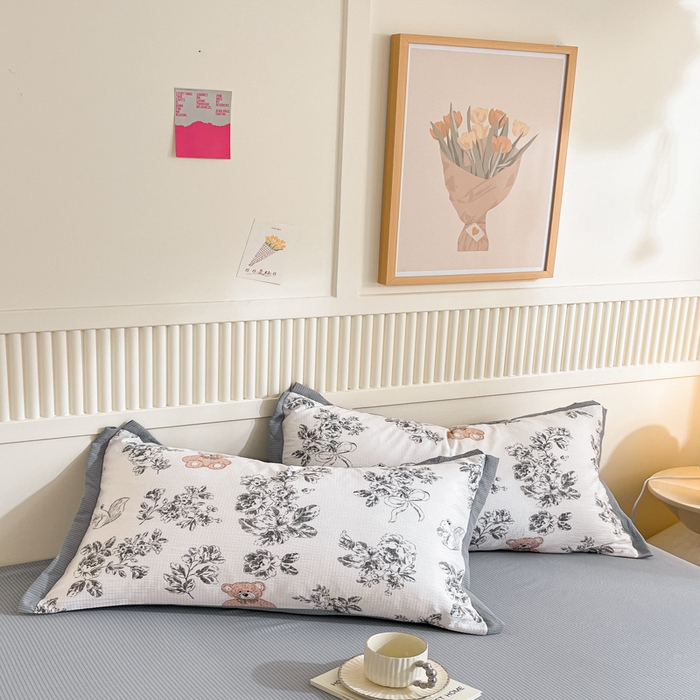 91家纺网 家纺一手货源 找家纺 2024新款泡泡棉小缺角工艺夏被四件套 布朗森林