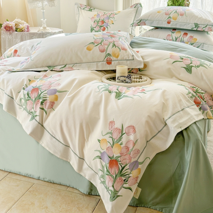 91家纺网 家纺一手货源 找家纺 7V 小清新大宽边100%纯棉法式四件套轻奢13376全棉喷气宽幅长绒棉被套床单床笠套件 幽韵飘香