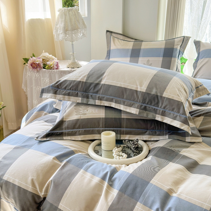 91家纺网 家纺一手货源 找家纺 7V 小清新大宽边100%纯棉法式四件套轻奢13376全棉喷气宽幅长绒棉被套床单床笠套件 枫叶格-蓝