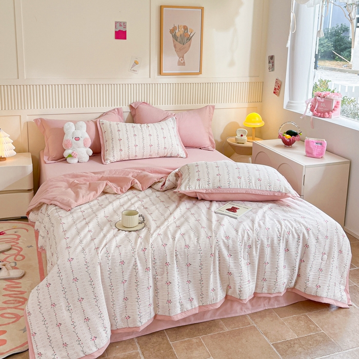 91家纺网 家纺一手货源 找家纺 2024新款泡泡棉小缺角工艺夏被四件套 沐歌