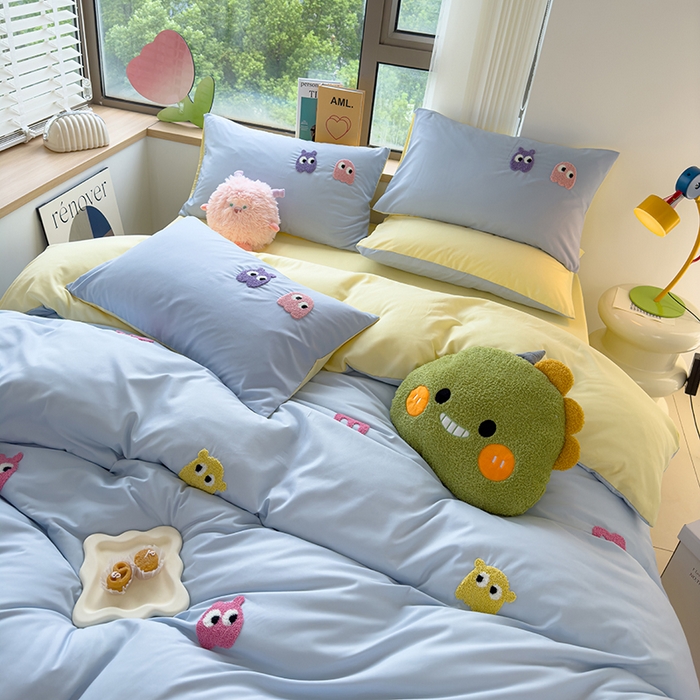 91家纺网 家纺一手货源 找家纺 曼谷 年新款多巴胺毛巾绣四件套柔软磨毛床上用品水洗棉套件 多巴胺-浅蓝奶黄