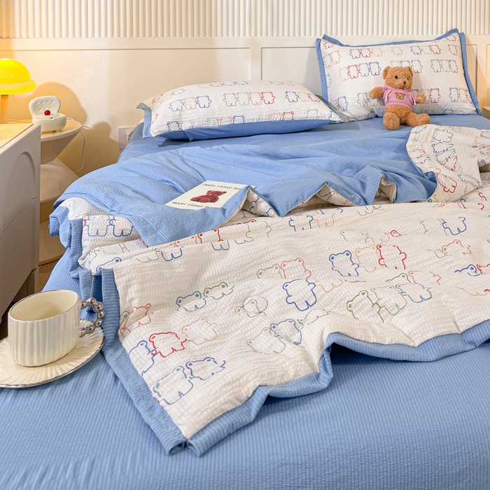 91家纺网 家纺一手货源 找家纺 2024新款泡泡棉小缺角工艺夏被四件套 七彩熊熊