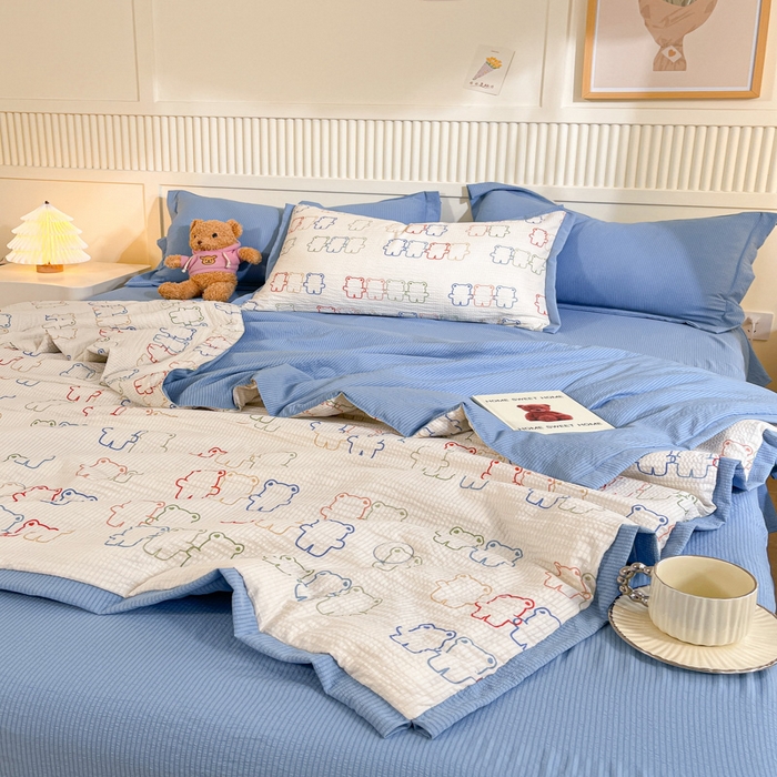 91家纺网 家纺一手货源 找家纺 2024新款泡泡棉小缺角工艺夏被四件套 七彩熊熊