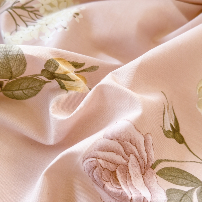 91家纺网 家纺一手货源 找家纺 7V 小清新大宽边100%纯棉法式四件套轻奢13376全棉喷气宽幅长绒棉被套床单床笠套件花绘-粉