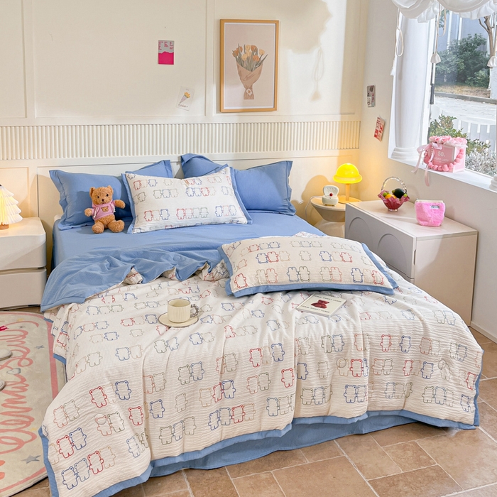 91家纺网 家纺一手货源 找家纺 2024新款泡泡棉小缺角工艺夏被四件套 七彩熊熊