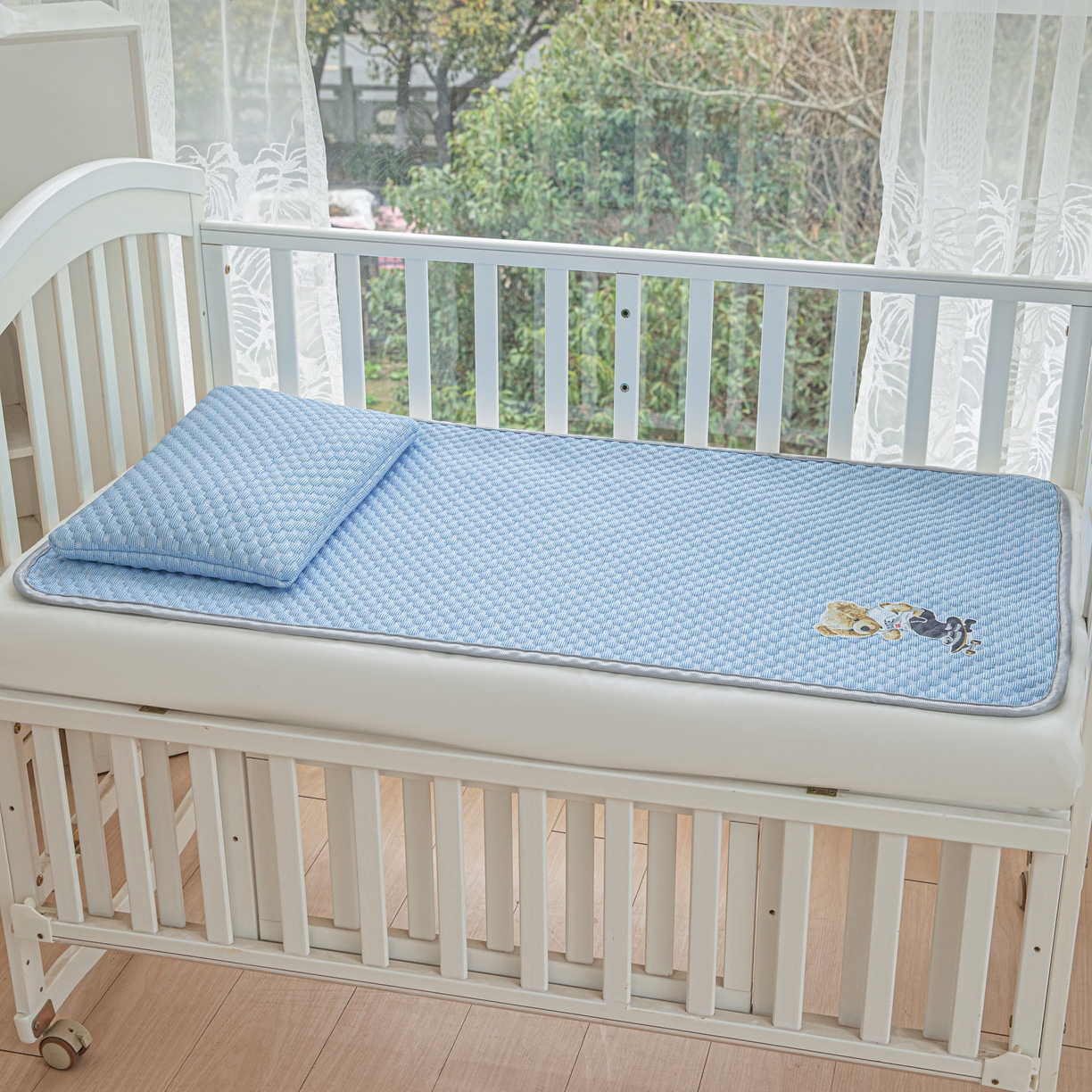 91家纺网 家纺一手货源 找家纺 宅部落 2024年新款凉感豆豆幼儿园幼婴儿儿童凉席 滑板熊-深蓝