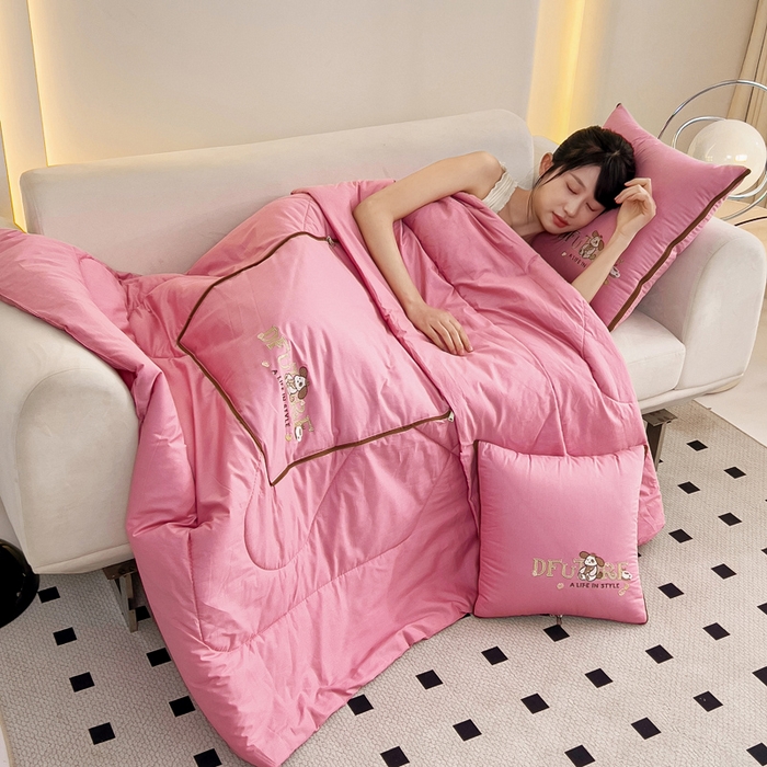 91家纺网 家纺一手货源 找家纺 阳光依佰抱枕被 2024新款纯棉刺绣多功能抱枕被-哈哈狗 哈哈狗-豆沙粉