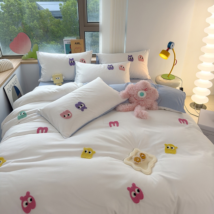 91家纺网 家纺一手货源 找家纺 曼谷 年新款多巴胺毛巾绣四件套柔软磨毛床上用品水洗棉套件 多巴胺-奶白浅蓝