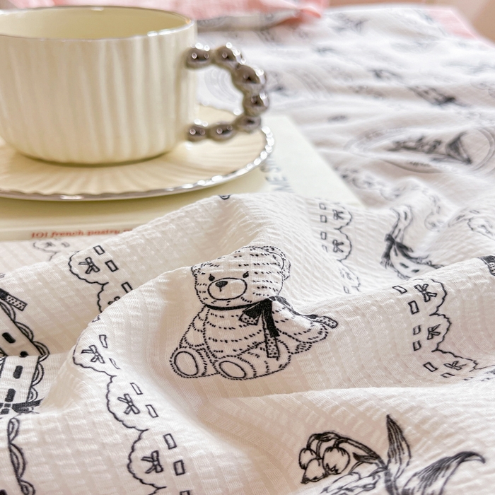 91家纺网 家纺一手货源 找家纺 2024新款泡泡棉小缺角工艺夏被四件套 英伦熊-米