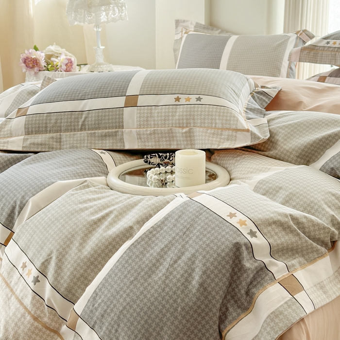 91家纺网 家纺一手货源 找家纺 7V 小清新大宽边100%纯棉法式四件套轻奢13376全棉喷气宽幅长绒棉被套床单床笠套件 自由简约