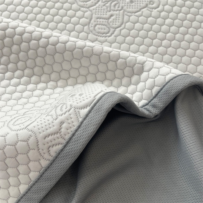 91家纺网 家纺一手货源 找家纺 HL原创 2024新款PE聚乙稀纤维-冰魔豆凉席 小熊-灰（平铺款）