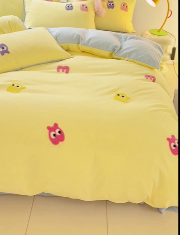 91家纺网 家纺一手货源 找家纺 曼谷 年新款多巴胺毛巾绣四件套柔软磨毛床上用品水洗棉套件 多巴胺-奶黄浅蓝