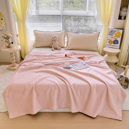 91家纺网 家纺一手货源 找家纺 恋佳居 2025新款牛奶绒压花复合毛毯-格子款 玉色