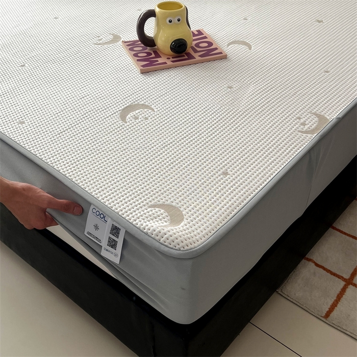 91家纺网 家纺一手货源 找家纺 HL原创 2024新款PE聚乙稀纤维-冰魔豆凉席 星星月亮-咖（平铺款）