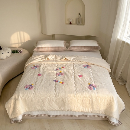 91家纺网 家纺一手货源 找家纺 （总）洋铭区（原狠狠爱）2024新款皱皱纱绣花夏被