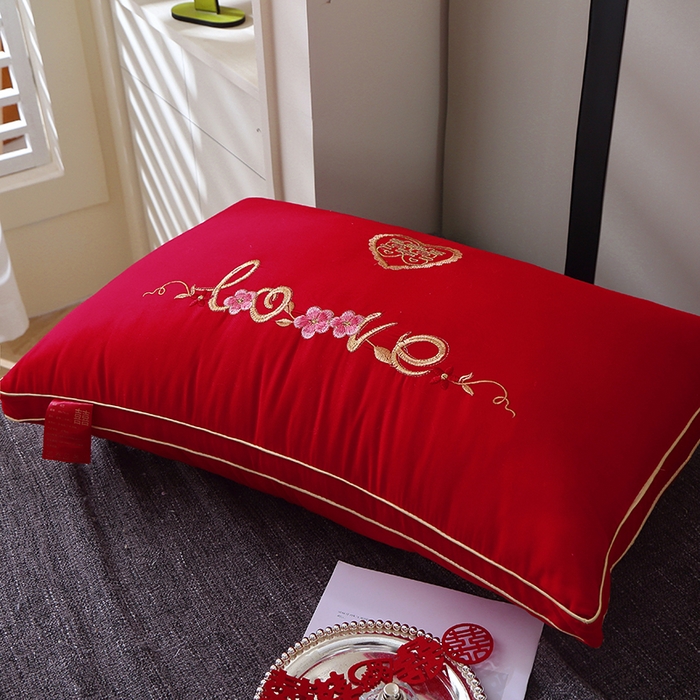 91家纺网 家纺一手货源 找家纺 （总）糖果枕芯 2024新款全棉婚庆枕芯忱头 48*74CM一只