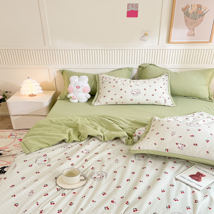 91家纺网 家纺一手货源 找家纺 2024新款泡泡棉小缺角工艺夏被四件套 小樱桃
