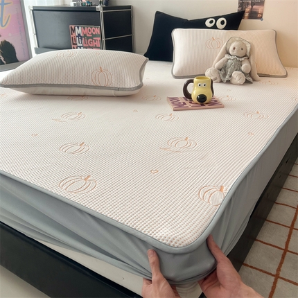 91家纺网 家纺一手货源 找家纺 HL原创 2024新款PE聚乙稀纤维-冰魔豆凉席 小南瓜-金（床笠款）