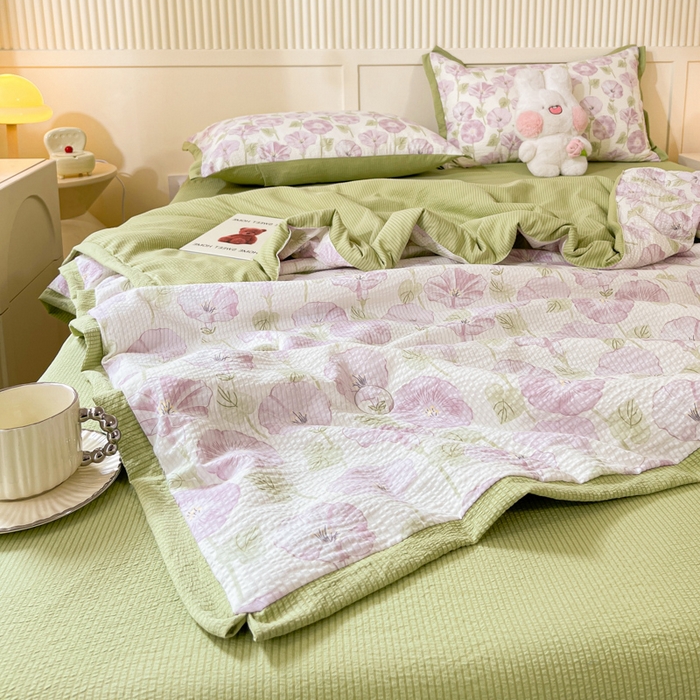 91家纺网 家纺一手货源 找家纺 2024新款泡泡棉小缺角工艺夏被四件套 牵牛花紫