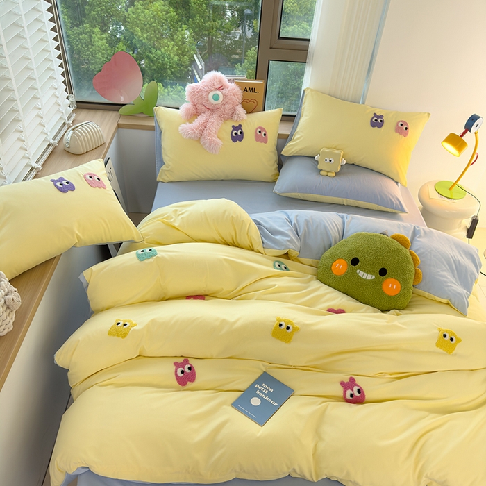 91家纺网 家纺一手货源 找家纺 曼谷 年新款多巴胺毛巾绣四件套柔软磨毛床上用品水洗棉套件 多巴胺-奶黄浅蓝