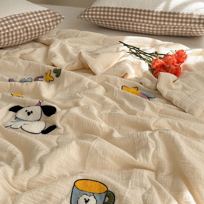 91家纺网 家纺一手货源 找家纺 洋铭区（原狠狠爱）2024新款皱皱纱绣花夏被 甜宝小猫