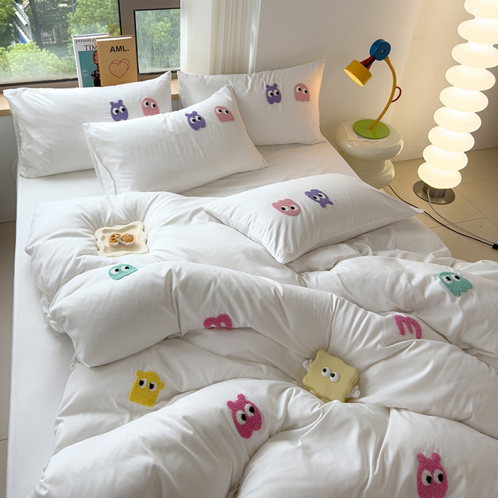 91家纺网 家纺一手货源 找家纺 曼谷 年新款多巴胺毛巾绣四件套柔软磨毛床上用品水洗棉套件 多巴胺-奶白