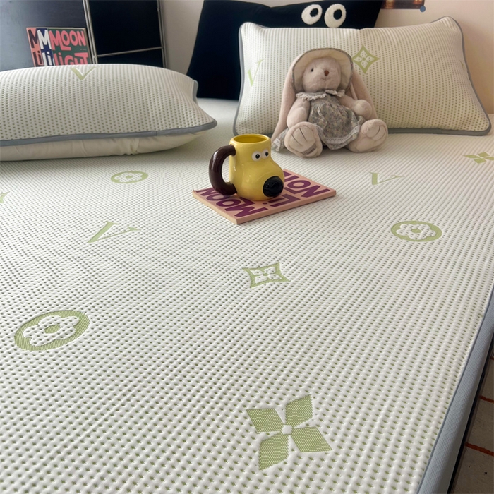 91家纺网 家纺一手货源 找家纺 HL原创 2024新款PE聚乙稀纤维-冰魔豆凉席 轻奢-绿（平铺款）