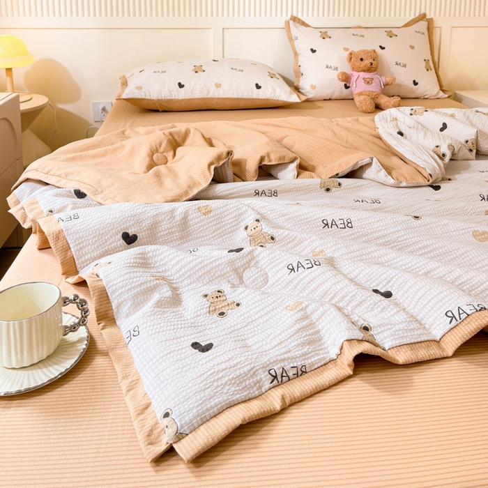 91家纺网 家纺一手货源 找家纺 2024新款泡泡棉小缺角工艺夏被四件套 爱心小熊