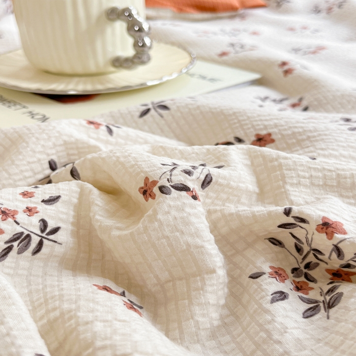 91家纺网 家纺一手货源 找家纺 2024新款泡泡棉小缺角工艺夏被四件套 花蜜