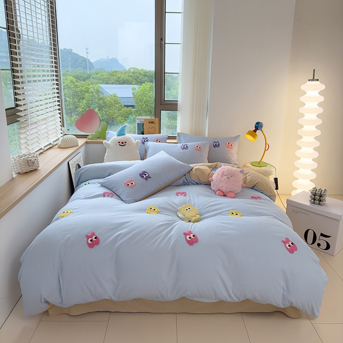 91家纺网 家纺一手货源 找家纺 曼谷 年新款多巴胺毛巾绣四件套柔软磨毛床上用品水洗棉套件 多巴胺-浅蓝奶茶