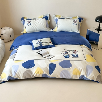 91家纺网 家纺一手货源 找家纺 名品优仓 2024新款大版数码印花定位水洗棉四件套系列 凯瑞兔