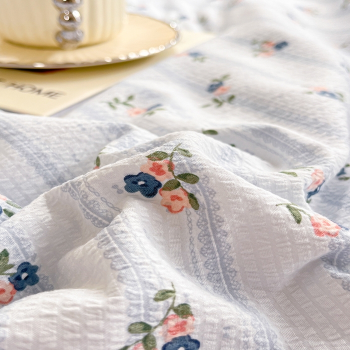 91家纺网 家纺一手货源 找家纺 2024新款泡泡棉小缺角工艺夏被四件套 清芬-兰