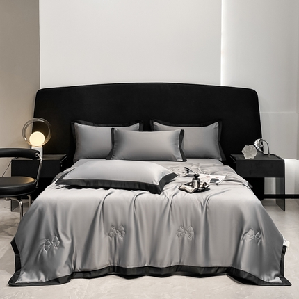 91家纺网 家纺一手货源 找家纺 红嘴企鹅 2025新款水洗真丝夏被四件套-蝴蝶结 蝴蝶结深灰