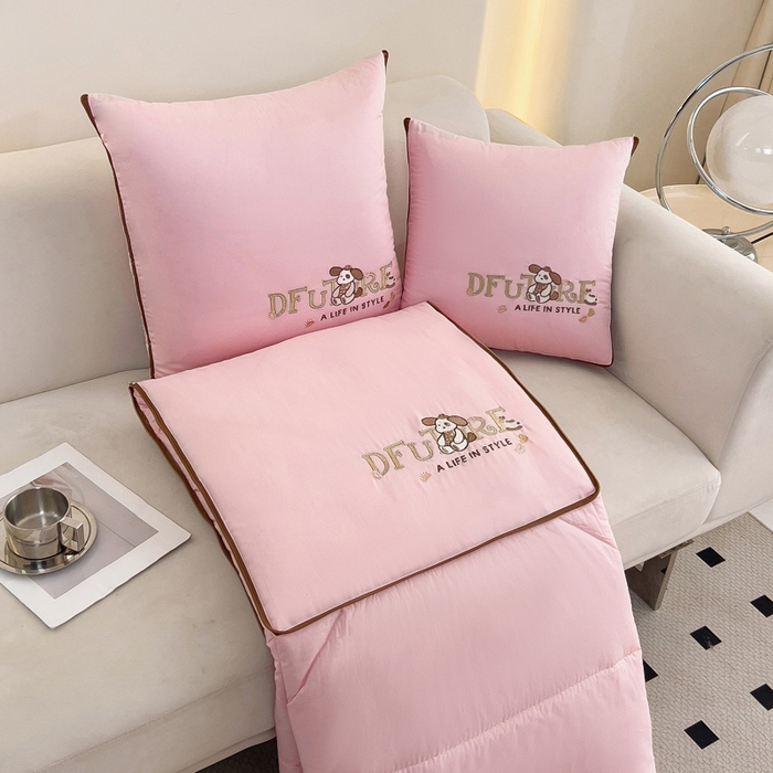 91家纺网 家纺一手货源 找家纺 阳光依佰抱枕被 2024新款纯棉刺绣多功能抱枕被-哈哈狗 哈哈狗-樱花粉