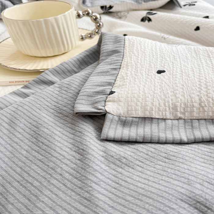 91家纺网 家纺一手货源 找家纺 2024新款泡泡棉小缺角工艺夏被四件套 蝴蝶结