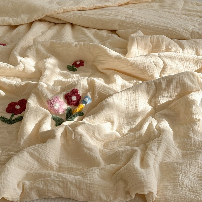 91家纺网 家纺一手货源 找家纺 洋铭区（原狠狠爱）2024新款皱皱纱绣花夏被 碎花夏天