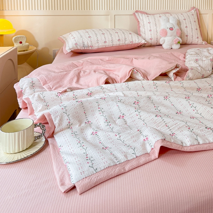 91家纺网 家纺一手货源 找家纺 2024新款泡泡棉小缺角工艺夏被四件套 沐歌