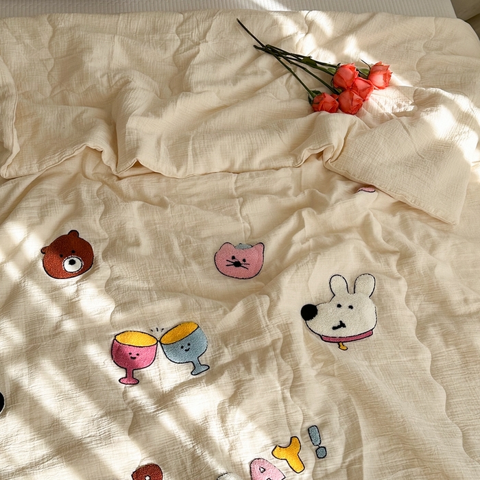 91家纺网 家纺一手货源 找家纺 （总）洋铭区（原狠狠爱）2024新款皱皱纱绣花夏被